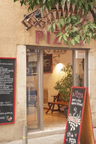 LA PIZZA. Pizza i menjar per emportar